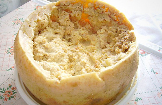 Dünyanın en tehlikeli peyniri tatmak için bile yürek ister