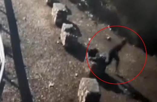 Genç kız 50 metreden denize atlayıp intihara kalkıştı! O anlar kameraya böyle yansıdı