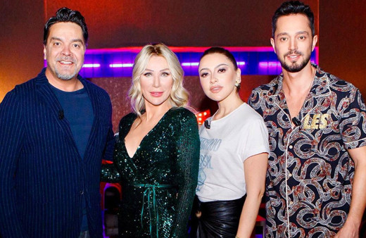 Hadise'den O Ses Türkiye setinde ilginç paylaşım! Olmayan sevgilisini duyurdu