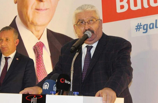 MHP'li Semih Yalçın twitleriyle sarstı! Rahmi Turan çıplaklıkla şöhret olmuş