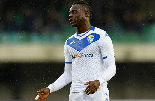 Mario Balotelli idmandan kovuldu