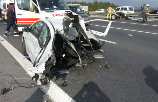 Ümraniye TEM'de korkunç kaza görenler dehşete düştü
