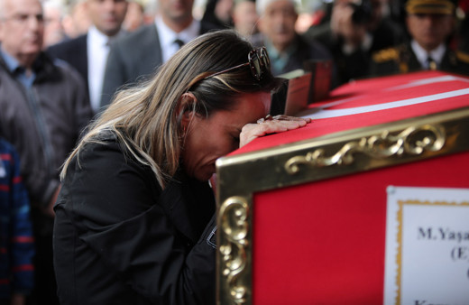 Yaşar Büyükanıt son yolculuğuna uğurlandı! Kızı Bengü Büyükanıt kahroldu