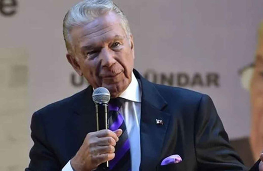 Uğur Dündar'dan gazetecilik dersi!