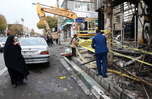 İran'da protestoların bilançosu ağırlaşıyor! 900'den fazla banka yakıldı