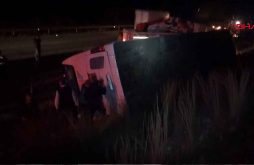 Osmaniye'de yolcu otobüsü devrildi: 25 yaralı