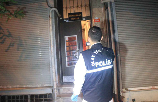 Yabancı uyruklu kadın uyuyan kocasını baltayla öldürdü