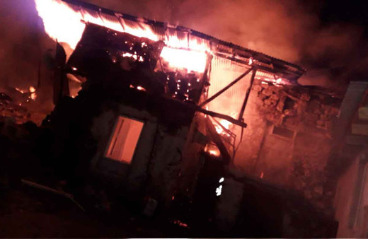 Gece çıkan yangın sabah kontrol altına alınabildi