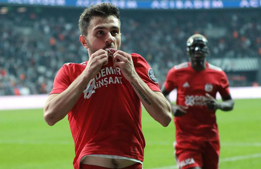 Beşiktaş'tan Emre Kılınç ve Mert Hakan Yandaş açıklaması