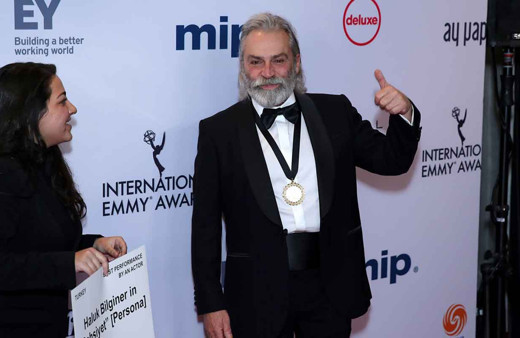 Haluk Bilginer, 47. Uluslararası Emmy Ödülleri'nde en iyi erkek oyuncu seçildi