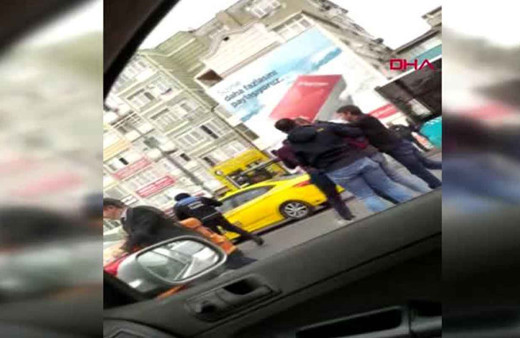 İstanbul Fatih'te trafikteki kavgayı zabıta ayırdı