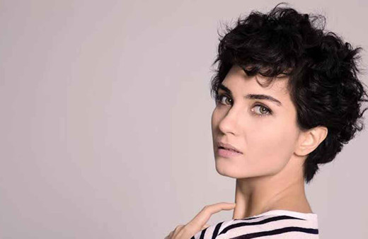 Tuba Büyüküstün parasını bakın nereye yatırıyor! Ünlülerin dudak uçuklatan mal varlıkları