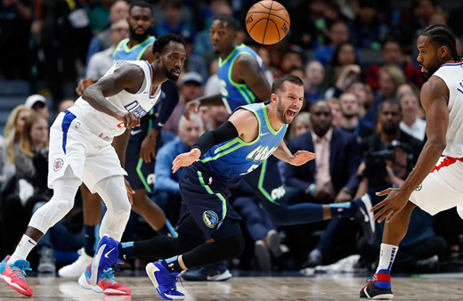 Dallas Mavericks'in serisine Los Angeles Clippers son verdi