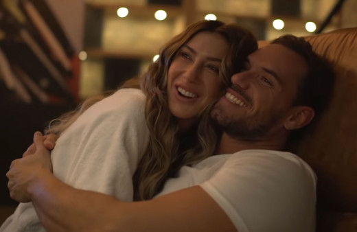 Bornozuyla Şeyma Subaşı ve sevgilisi Guido Senia aşka geldi sarılıp öpücüklere boğdu