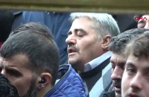 Sahte peygamberin cenazesine damga vuran görüntü