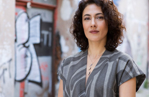 Müzikale sütyensiz katılınca Meltem Cumbul flaşların kurbanı oldu