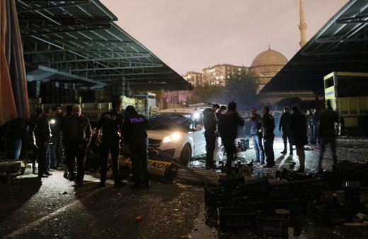 Diyarbakır'da haldeki bir iş yerinde patlama: 1 ölü, 3 yaralı