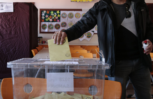 Son seçim anketi Metropoll'den geldi iki partinin oyu yükselişe geçti