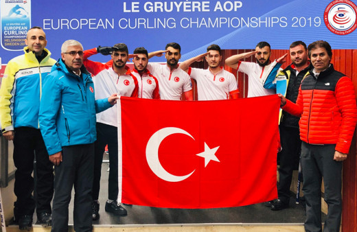 Curling Federasyonu'na 'asker selamı' soruşturması