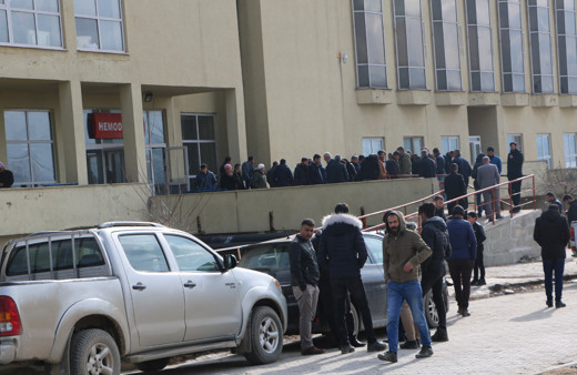 Hakkari'de kaçak elektrik kontrolü sırasında fenalaşan kadın hayatını kaybetti
