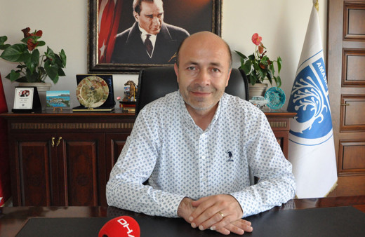 Amasra'da belediye başkanına çakılı saldırı