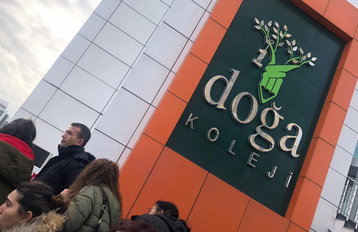 Doğa Koleji'nin sahibi kayıplarda öğretmenler ders bıraktı veliler eyleme çıktı