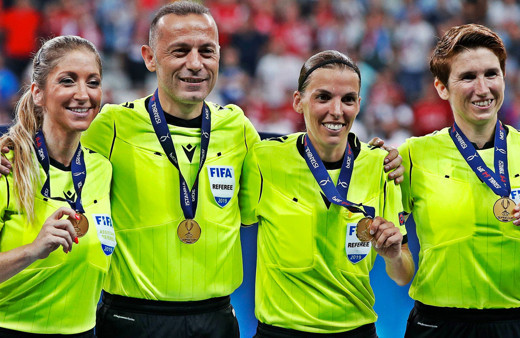 Süper Lig'de kadın hakem bombası! MHK çalışma yapıyor