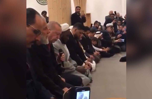 Cumhurbaşkanı Erdoğan'dan Cambridge Camisi'nde Kur'an-ı Kerim tilaveti