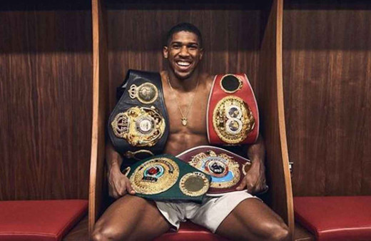 Anthony Joshua'nın zafer sevinci