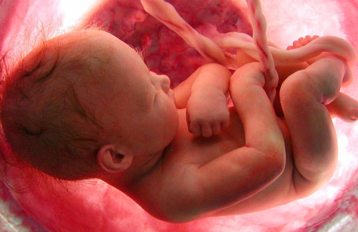 Amniyon sıvısı nedir azlığı ve fazlalığının zararları ile dengelemenin yolları