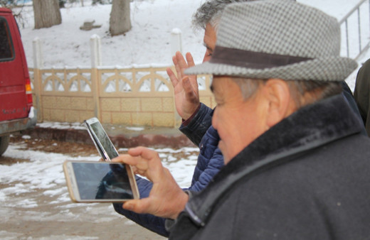 Köyde kurulan kamera sistemi ile gurbetçiler hasret gideriyor