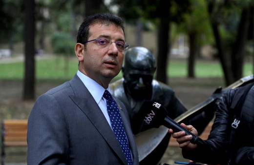 Ekrem İmamoğlu'ndan Cumhurbaşkanı Erdoğan'a tablet yanıtı: Güzel hizmetlerimi sıkı takip ediyor