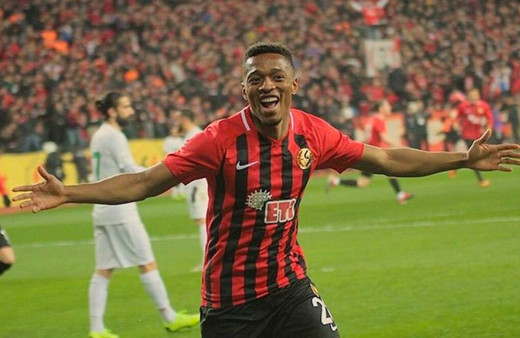 Trabzonspor'dan Galatasaray'a Jesse Sekidika çalımı