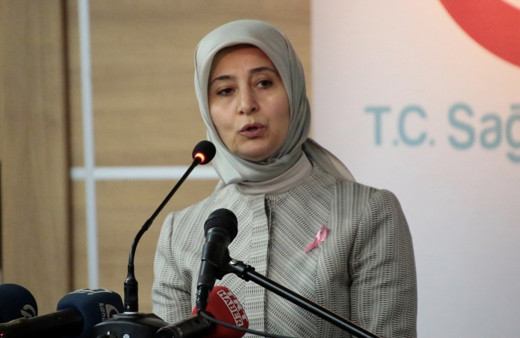 Sare Davutoğlu kimdir aslen nereli Ahmet Davutoğlu eşi mesleği ne?