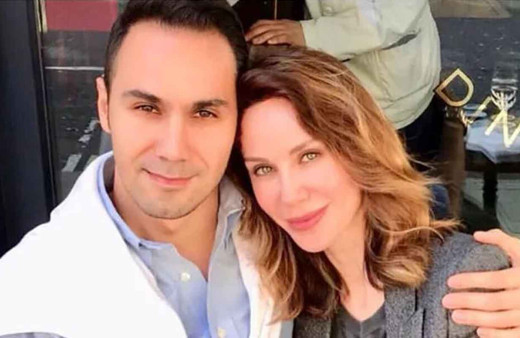 Demet ve Cenk'ten mutlu aile pozları