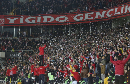 Yeni Sivas 4 Eylül Stadı'nda bir ilk yaşandı