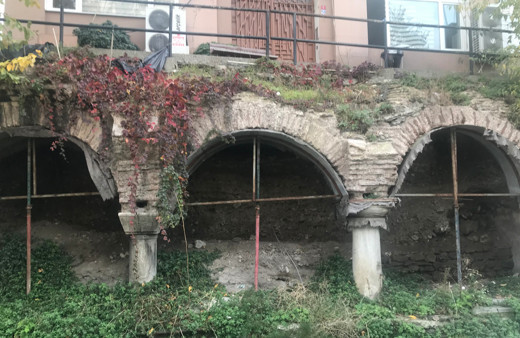 Beyazıt'ta 1600 yıllık sarnıca metal ayak desteği