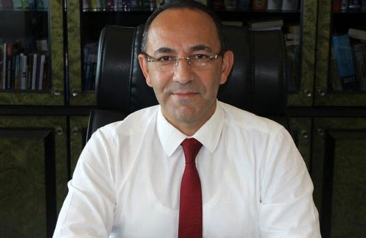 CHP'li Urla Belediye Başkanı İbrahim Burak Oğuz, FETÖ'den tutuklandı