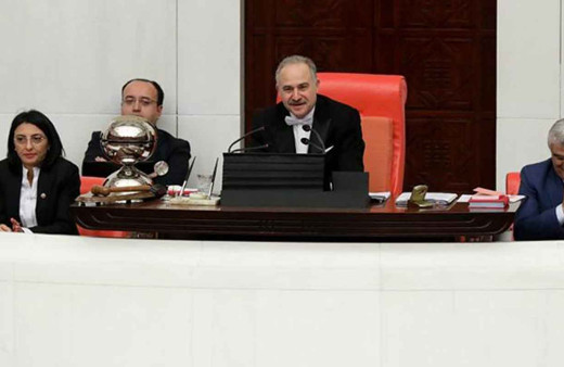 CHP'li Levent Gök Meclis'te rekor kırdı! Ahmet Aydın tebrik etti