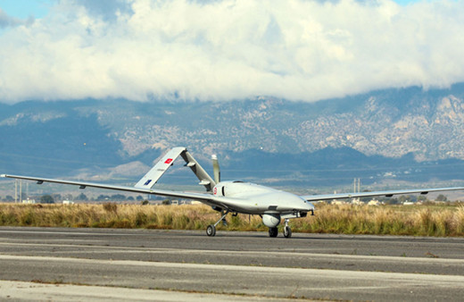 İlk İHA Türkiye'den KKTC Geçitkale Havalimanı'na indi