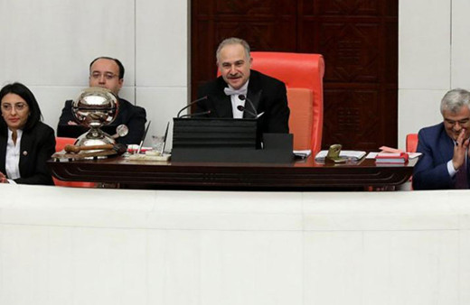 TBMM Başkanvekili Levent Gök Meclis'te rekor kırdı Ak Parti'den tebrik geldi