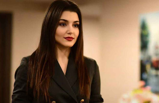 Hande Erçel'in mutlu günü! Ablası doğum yaptı