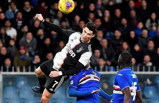 Ronaldo adeta uçtu 48 salise havada asılı kaldı