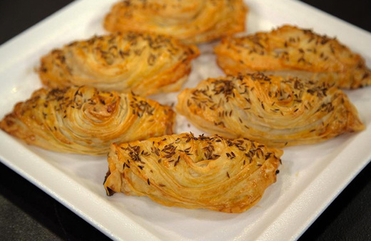 Kahvaltılık hamur işi ne yapabilirim diyenlere büzme börek tarifi