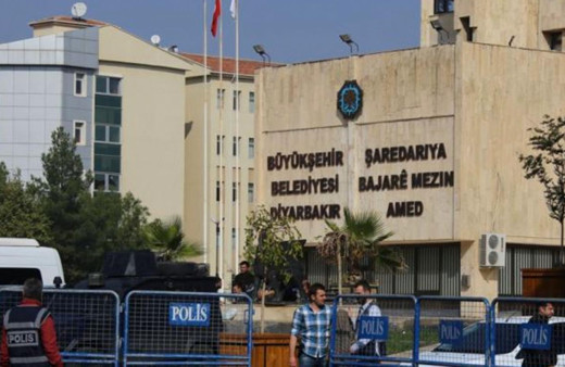 Diyarbakır Sur Belediyesi'ne kaymakam Çiftçi kayyum olarak atandı