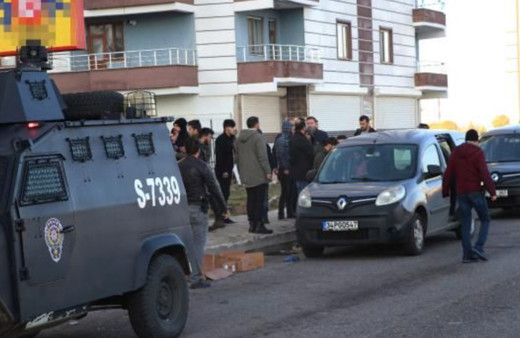 Genç kızın, evinin önünde cesedi bulundu! Yüzünü köpekler parçalamış