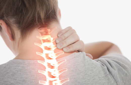 Boyun ağrısına ne iyi gelir diyenlerin derdine derman 9 öneri!