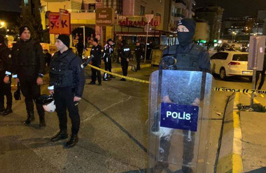 Otomobil kurşun yağmuruna tutuldu! Bölgeye PÖH sevk edildi