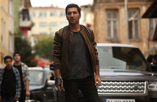 Çukur'un Mahsun'u Berkay Ateş diziye geri dönüyor gerilim artıyor