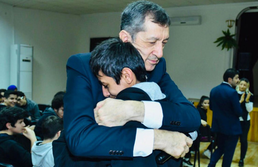 Bakan Ziya Selçuk ile görme engelli öğrenci arasında duygulandıran diyalog